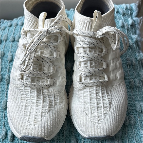 Under Armour Cream Athletic Sneakers - Picture 4 of 4